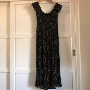 Smocked off the shoulder midi dress Kimchi Blue
